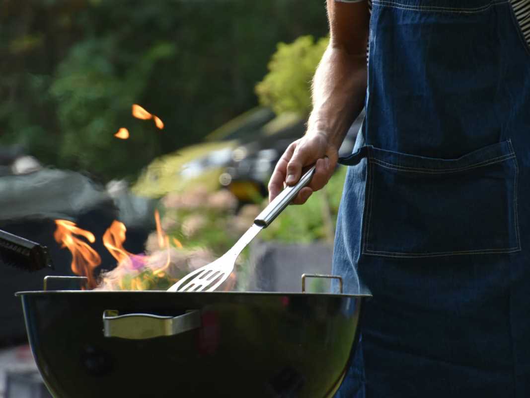 How to Master Grilling Techniques for Juicy Barbecue Perfection